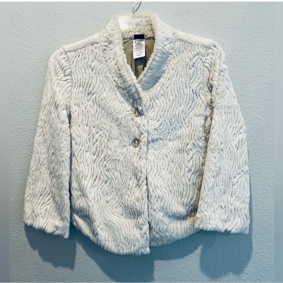 Patagonia Off White Ivory Faux Fur Jacket 2 Button  Cropped Textured Very Soft S - Picture 1 of 7
